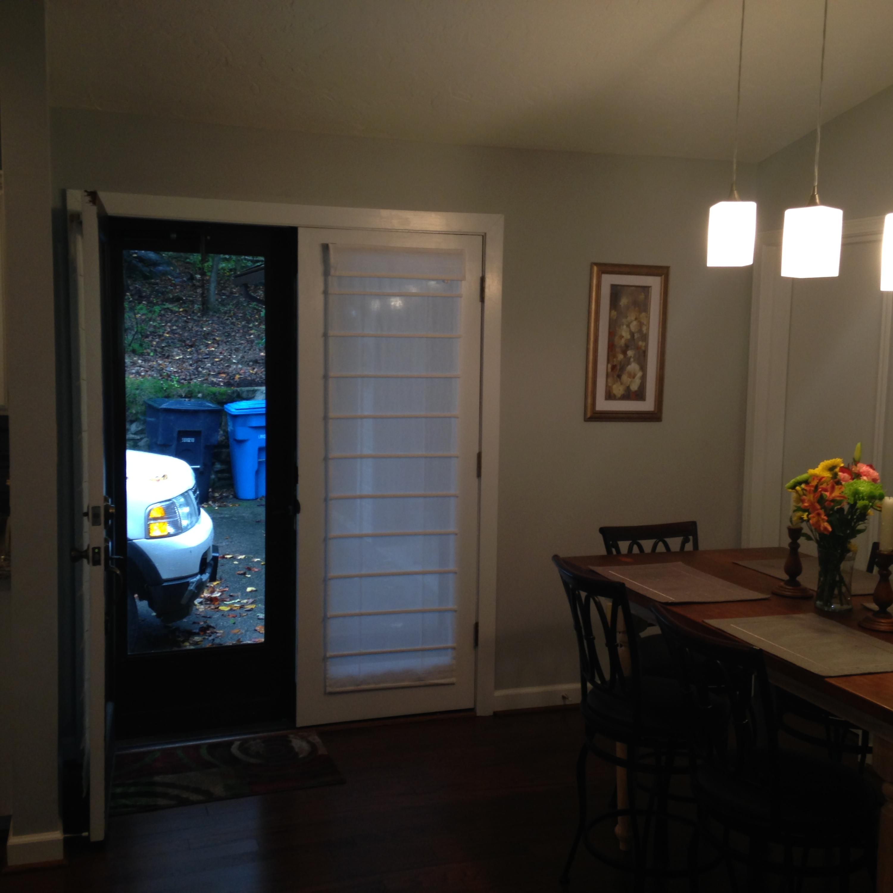 2205 Ridge Road Roanoke, VA 24014 - Photo 37 of 62 a room that has a window in it