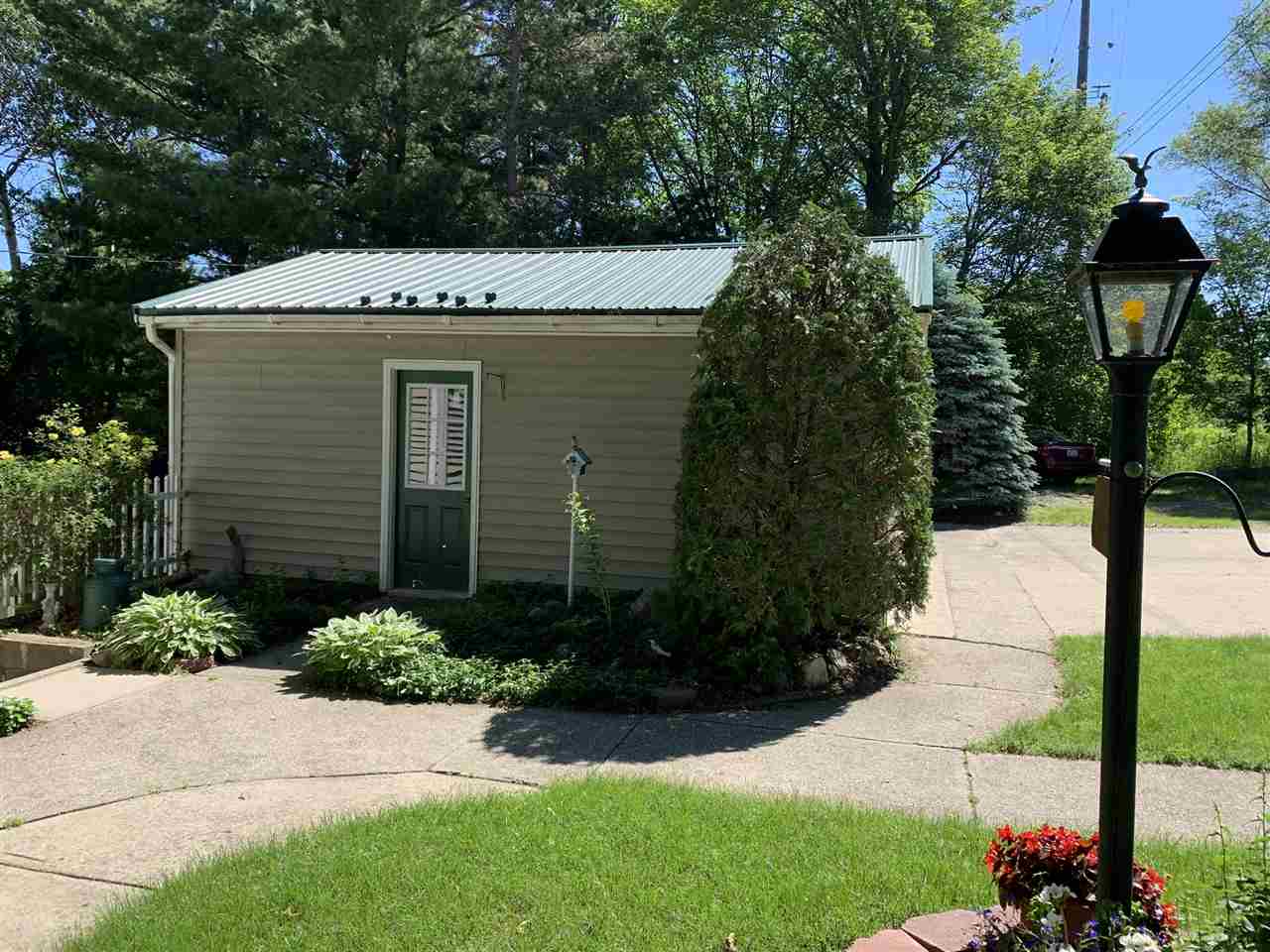 4867 East Washington Road Clare, MI 48617 - Photo 5 of 17 1863363-4.JPG