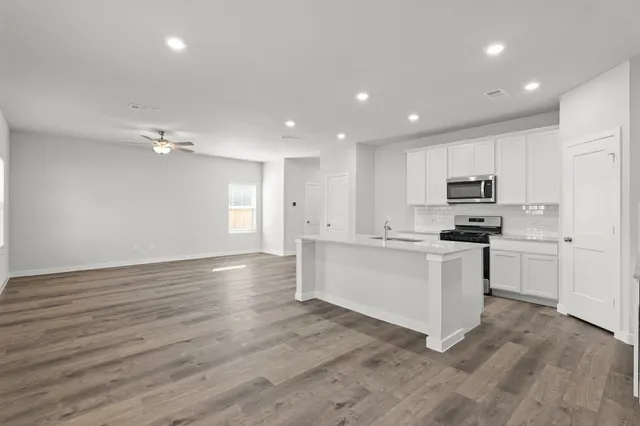 $254,900 | 10714 Red Flagstone Drive, Conroe, TX 77306