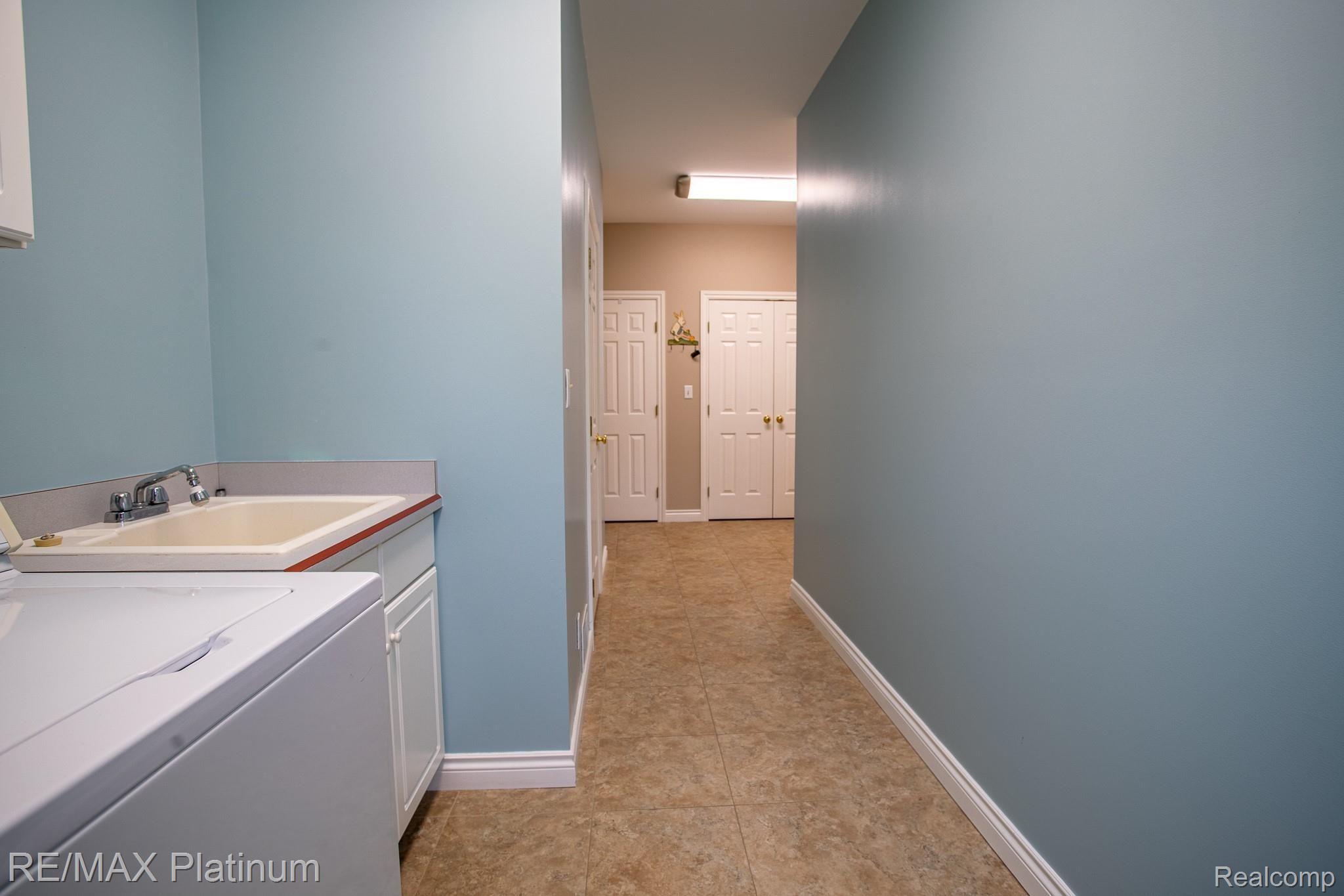 4871 Pratt Road Ann Arbor, MI 48103 - Photo 38 of 67 IMG_7109-HDR.jpg