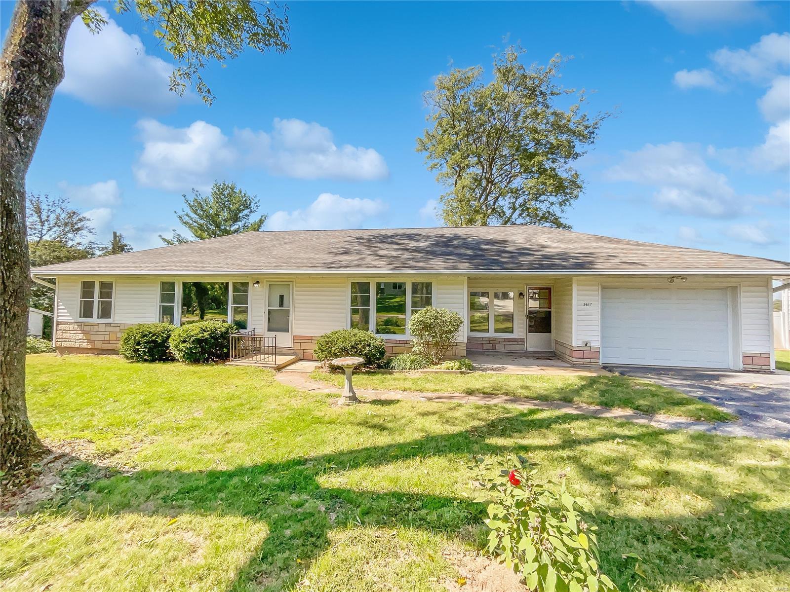 5617 Heintz Road St. Louis, MO 63129 - Photo 1 of 19 Gallery Image 1
