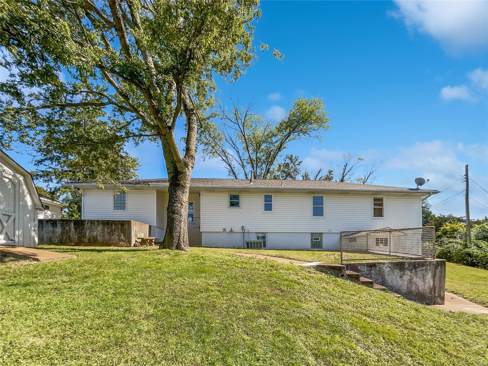 5617 Heintz Road St. Louis, MO 63129 - Photo 8 of 19 Gallery Image 8