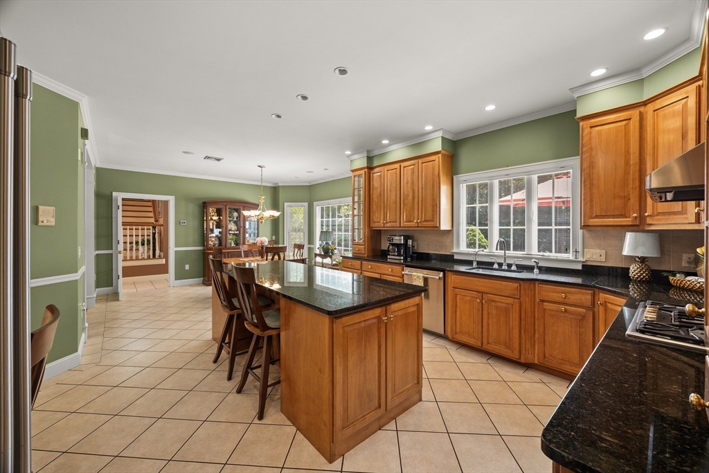58 Shirley Road Raynham, MA 02767 - Photo 10 of 42