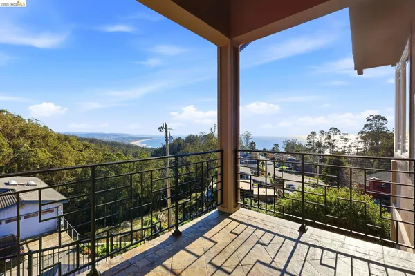 $2,299,000 | 107 Dolphine Avenue, El Granada, CA 94019