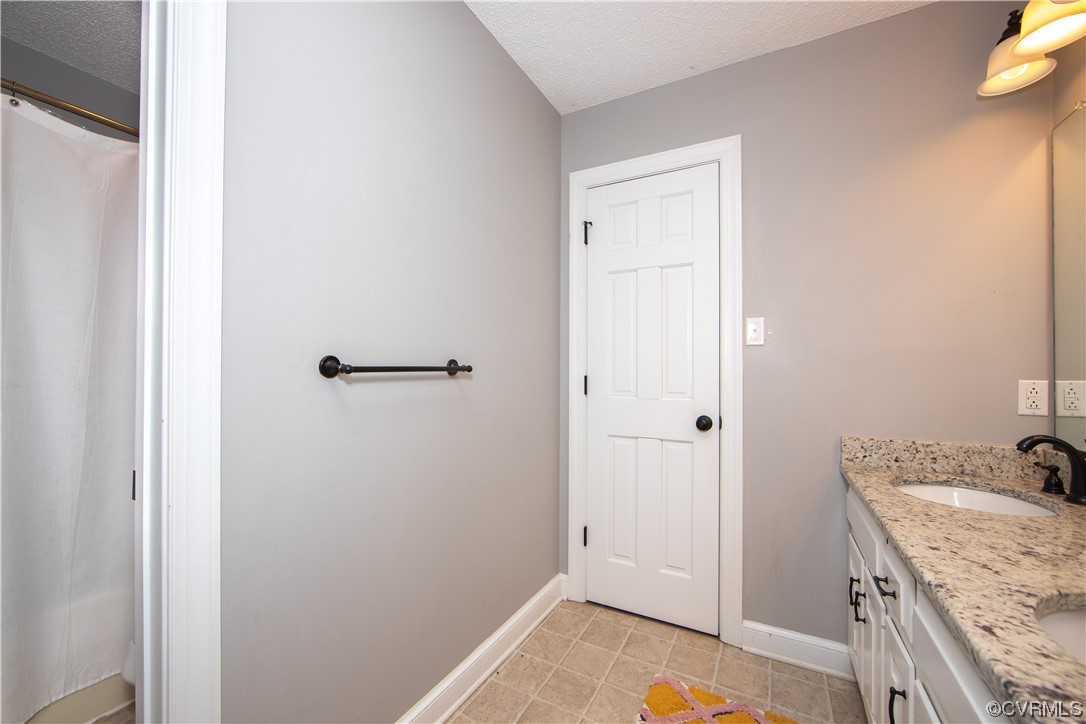 2171 Hunters Mill Road Powhatan, VA 23139 - Photo 25 of 39 Upstairs Hall Bath