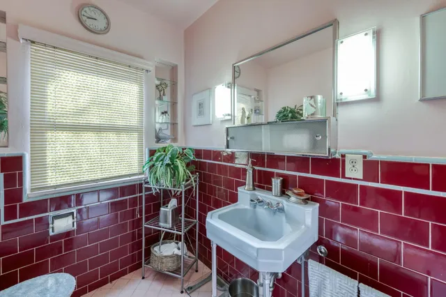 $380,000 | 4042 North Maroa Avenue, Fresno, CA 93704