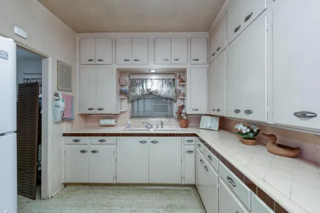 $380,000 | 4042 North Maroa Avenue, Fresno, CA 93704