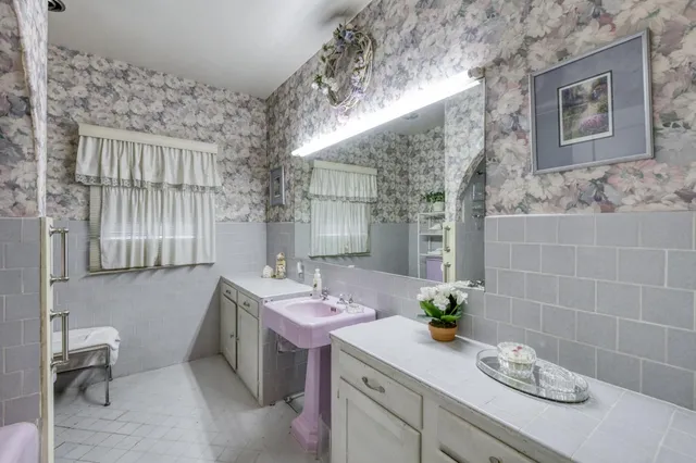 $380,000 | 4042 North Maroa Avenue, Fresno, CA 93704