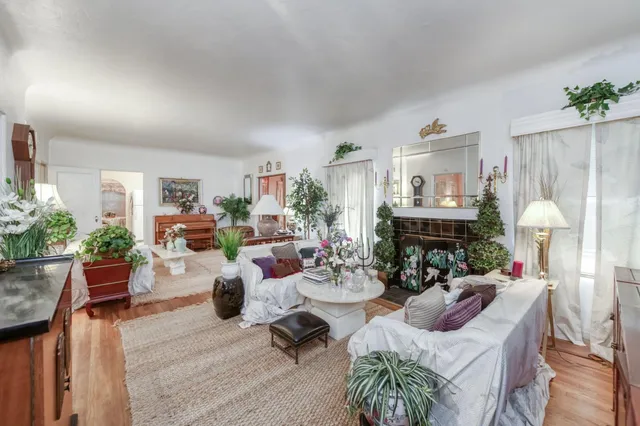 $380,000 | 4042 North Maroa Avenue, Fresno, CA 93704