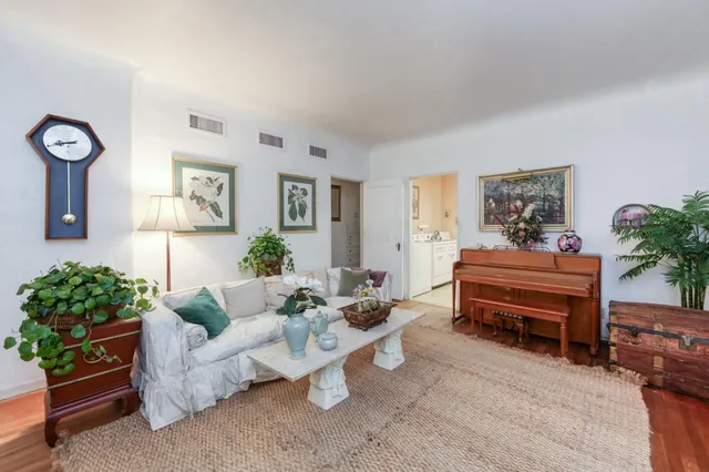 $380,000 | 4042 North Maroa Avenue, Fresno, CA 93704