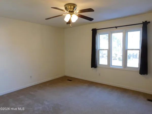 $1,000 | 1104 Karen Drive, Unit B2, New Bern, NC 28562
