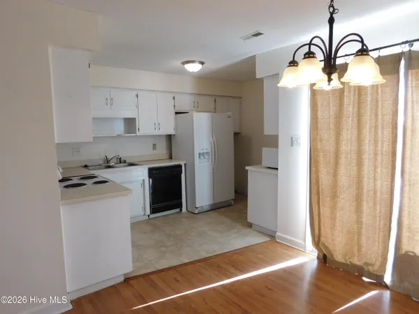 $1,000 | 1104 Karen Drive, Unit B2, New Bern, NC 28562