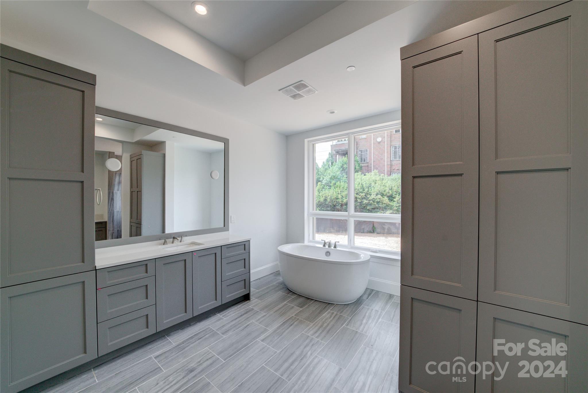 130 Cherokee Road, Unit 204 Charlotte, NC 28207 - Photo 19 of 28 Gallery Image 19