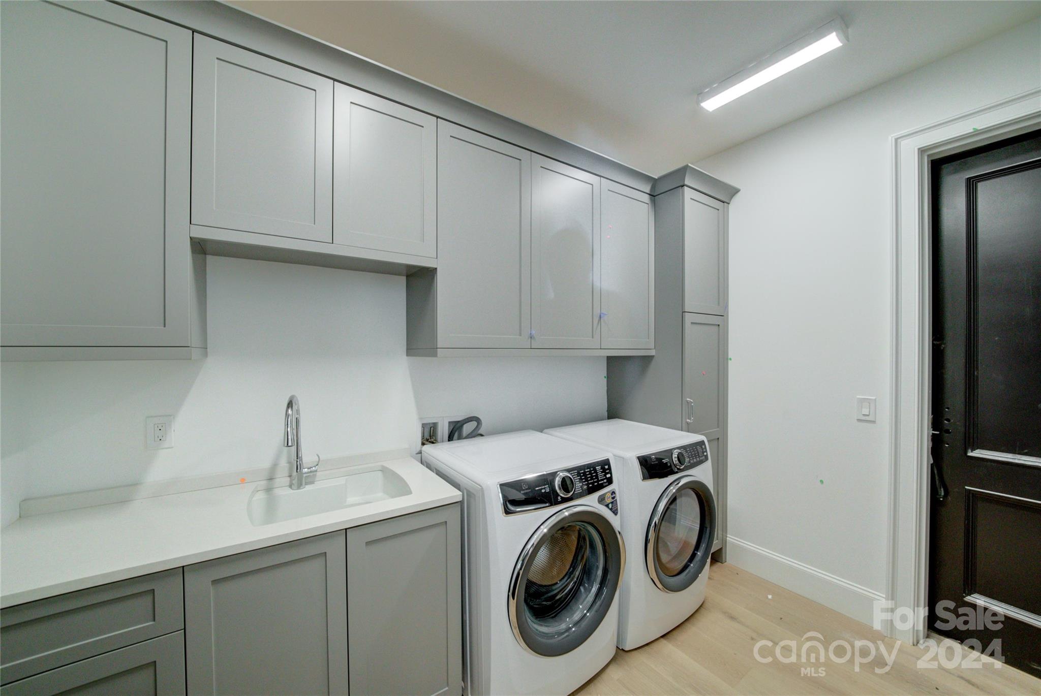 130 Cherokee Road, Unit 204 Charlotte, NC 28207 - Photo 20 of 28 Gallery Image 20