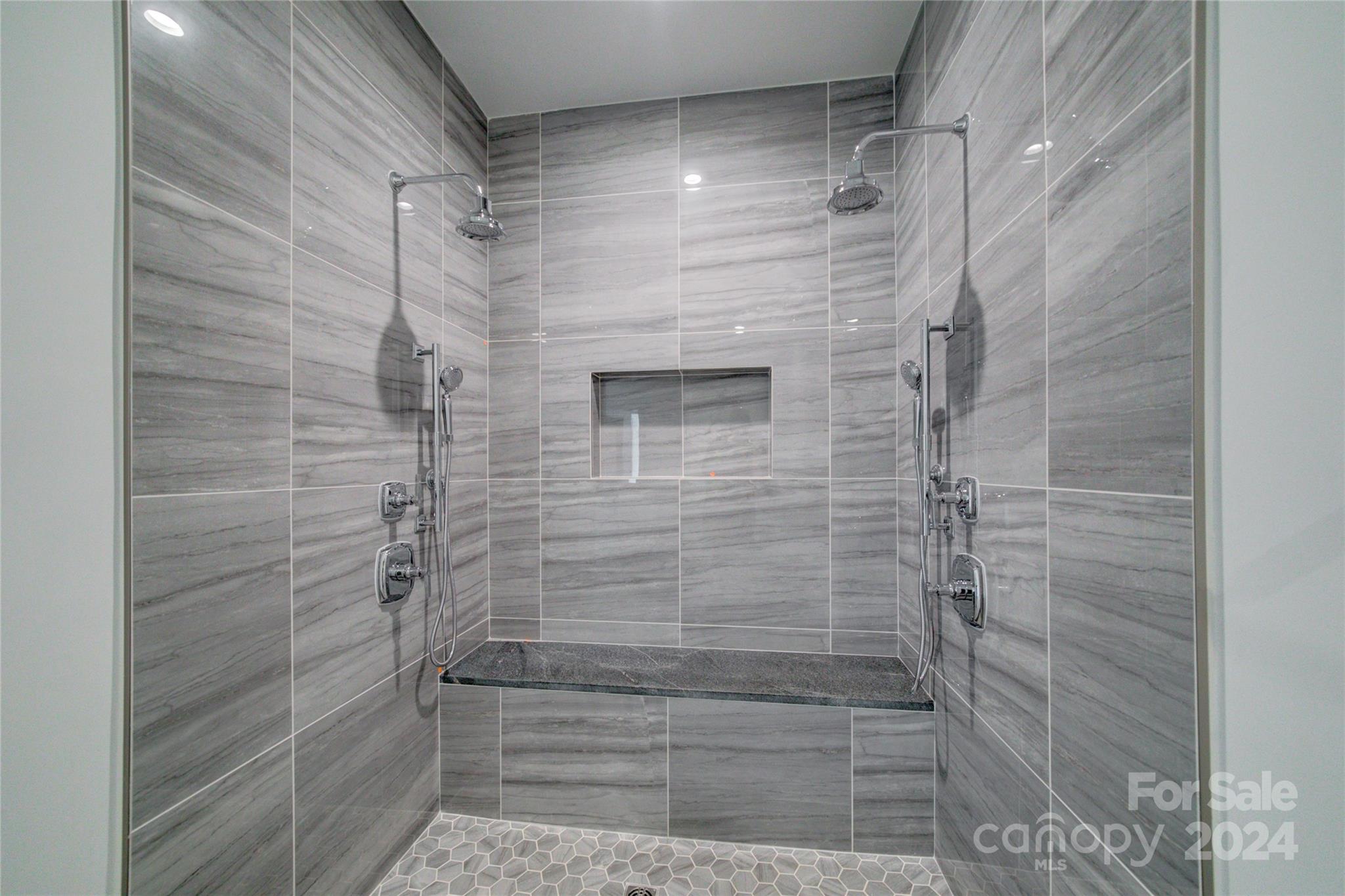 130 Cherokee Road, Unit 204 Charlotte, NC 28207 - Photo 21 of 28 Gallery Image 21