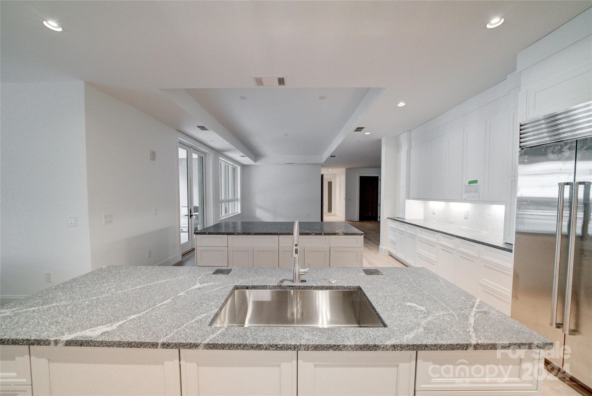 130 Cherokee Road, Unit 204 Charlotte, NC 28207 - Photo 24 of 28 Gallery Image 24