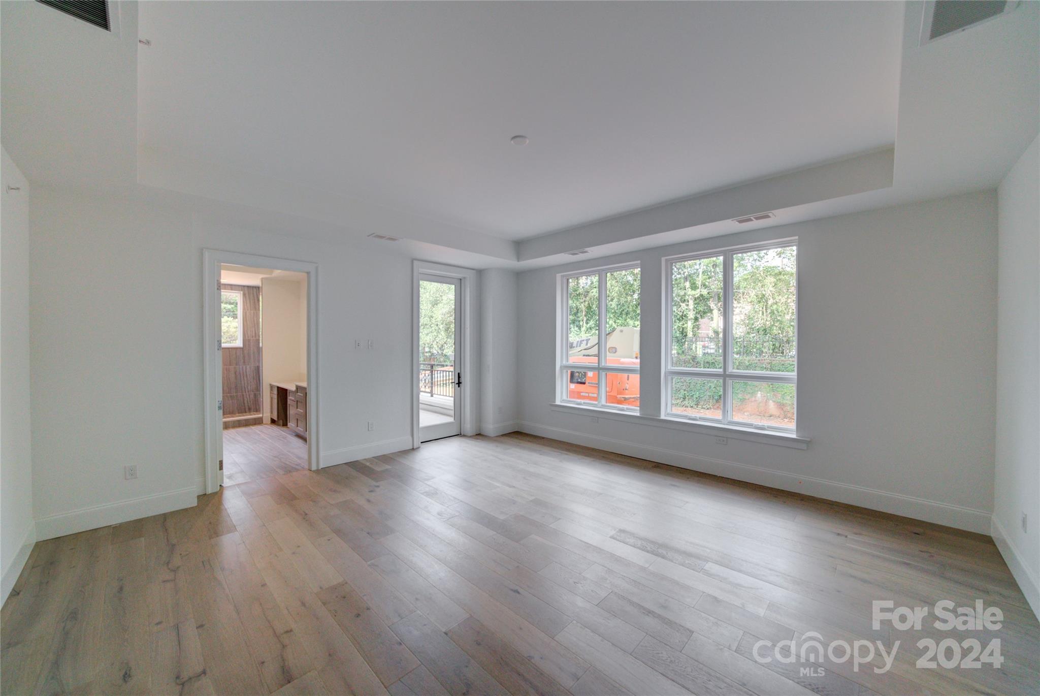 130 Cherokee Road, Unit 204 Charlotte, NC 28207 - Photo 28 of 28 Gallery Image 28
