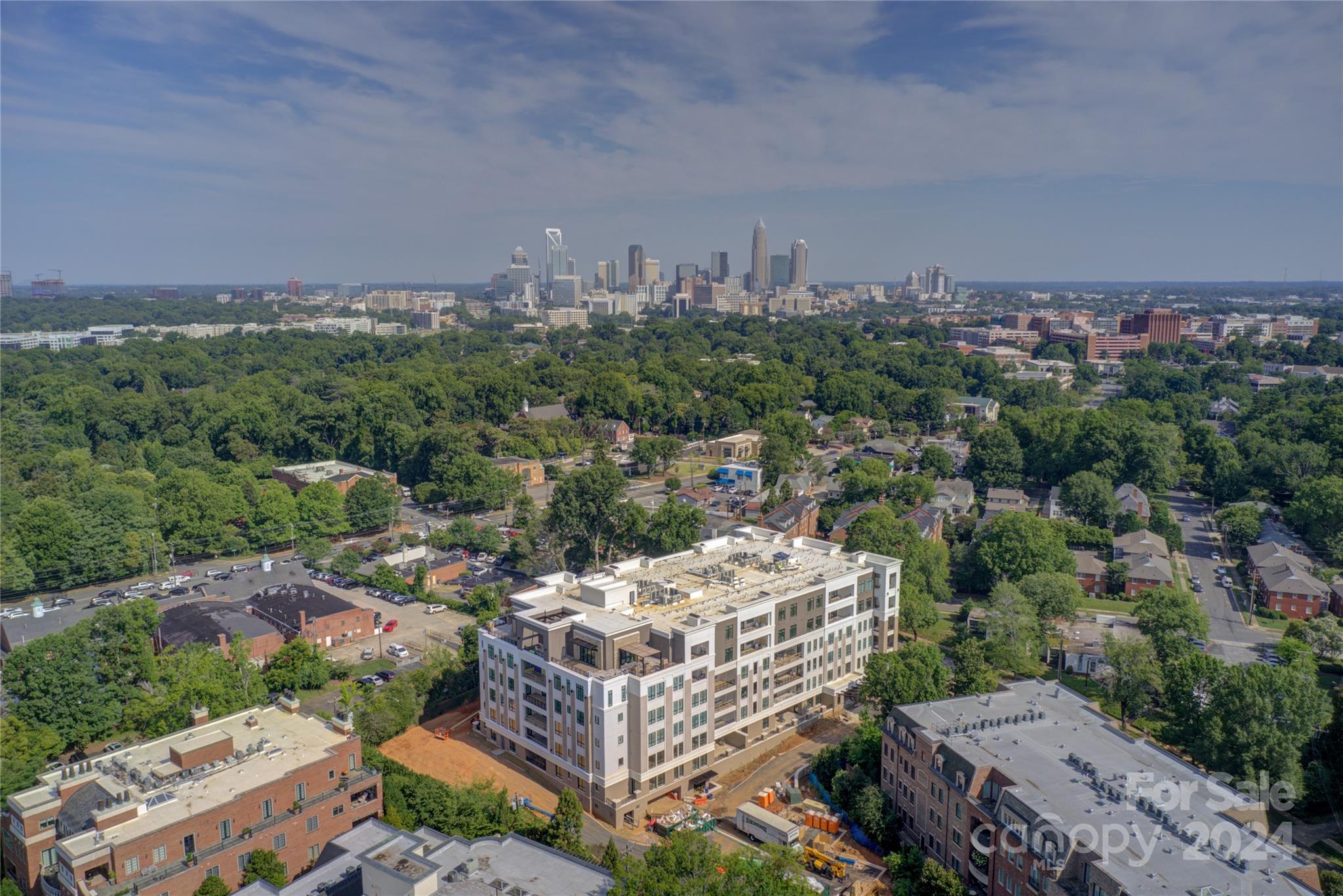 130 Cherokee Road, Unit 204 Charlotte, NC 28207 - Photo 6 of 28 Gallery Image 6