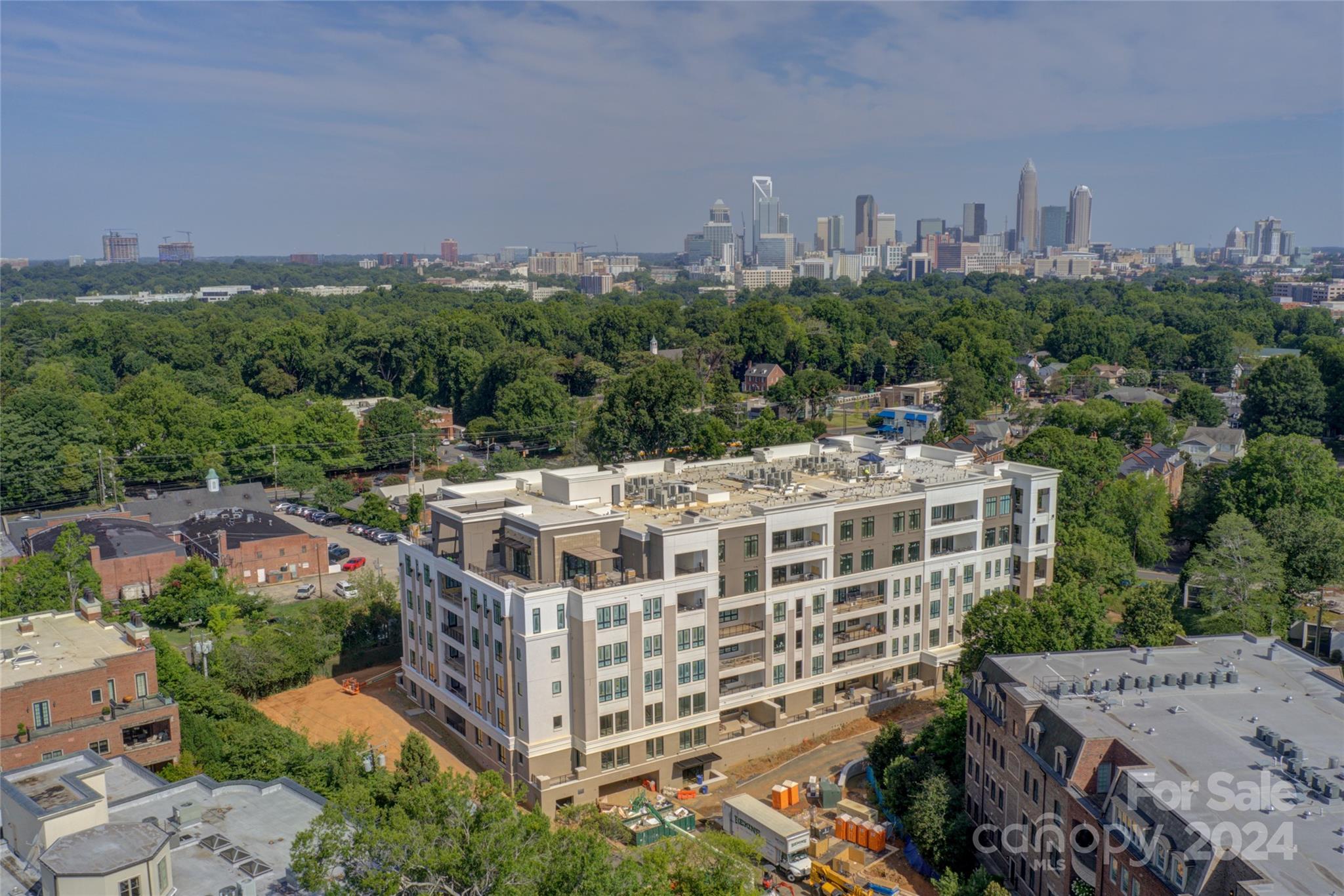 130 Cherokee Road, Unit 204 Charlotte, NC 28207 - Photo 7 of 28 Gallery Image 7