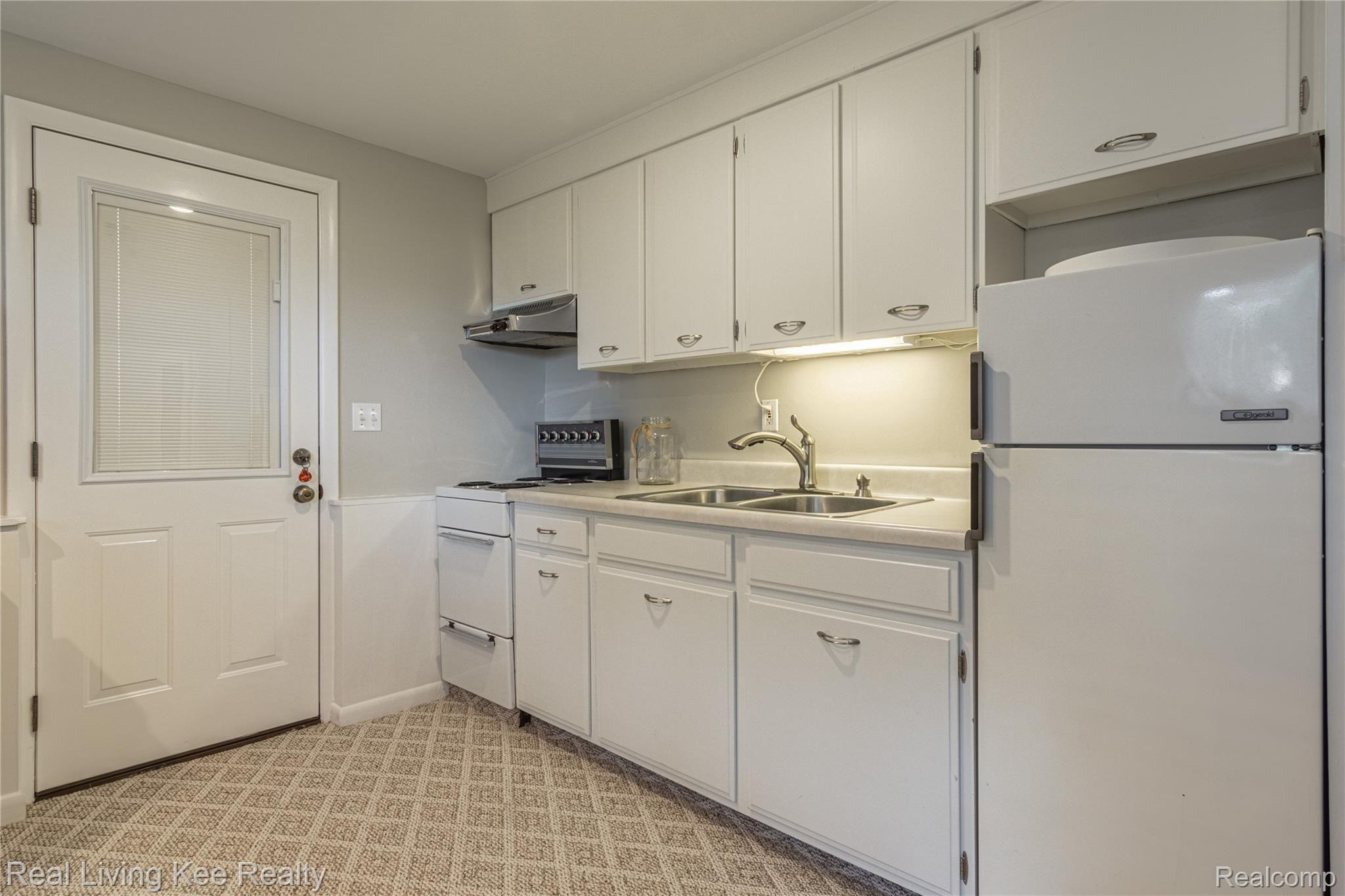 1088 North Adams Road Rochester, MI 48306 - Photo 49 of 49 Interiors (39 of 39).jpg