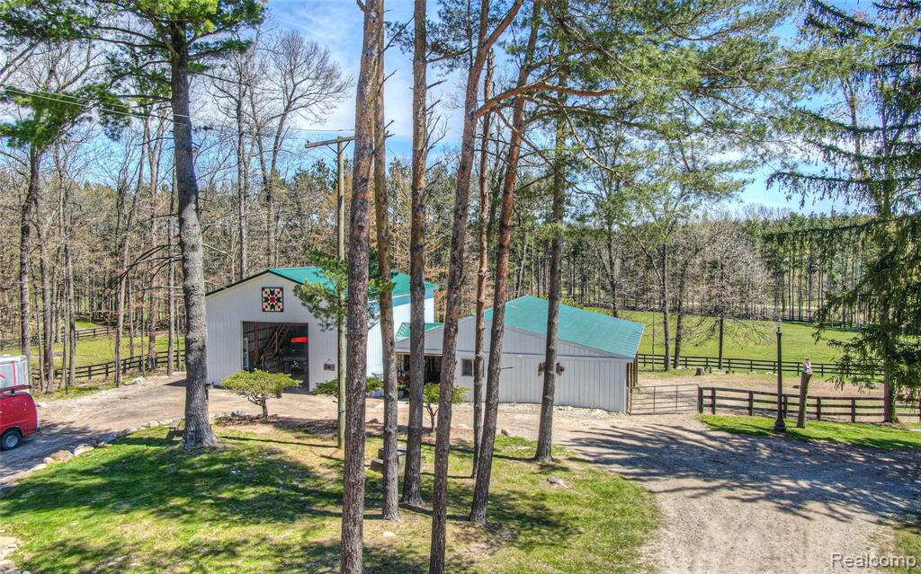 5820 Hempstead Road Metamora, MI 48455 - Photo 6 of 73