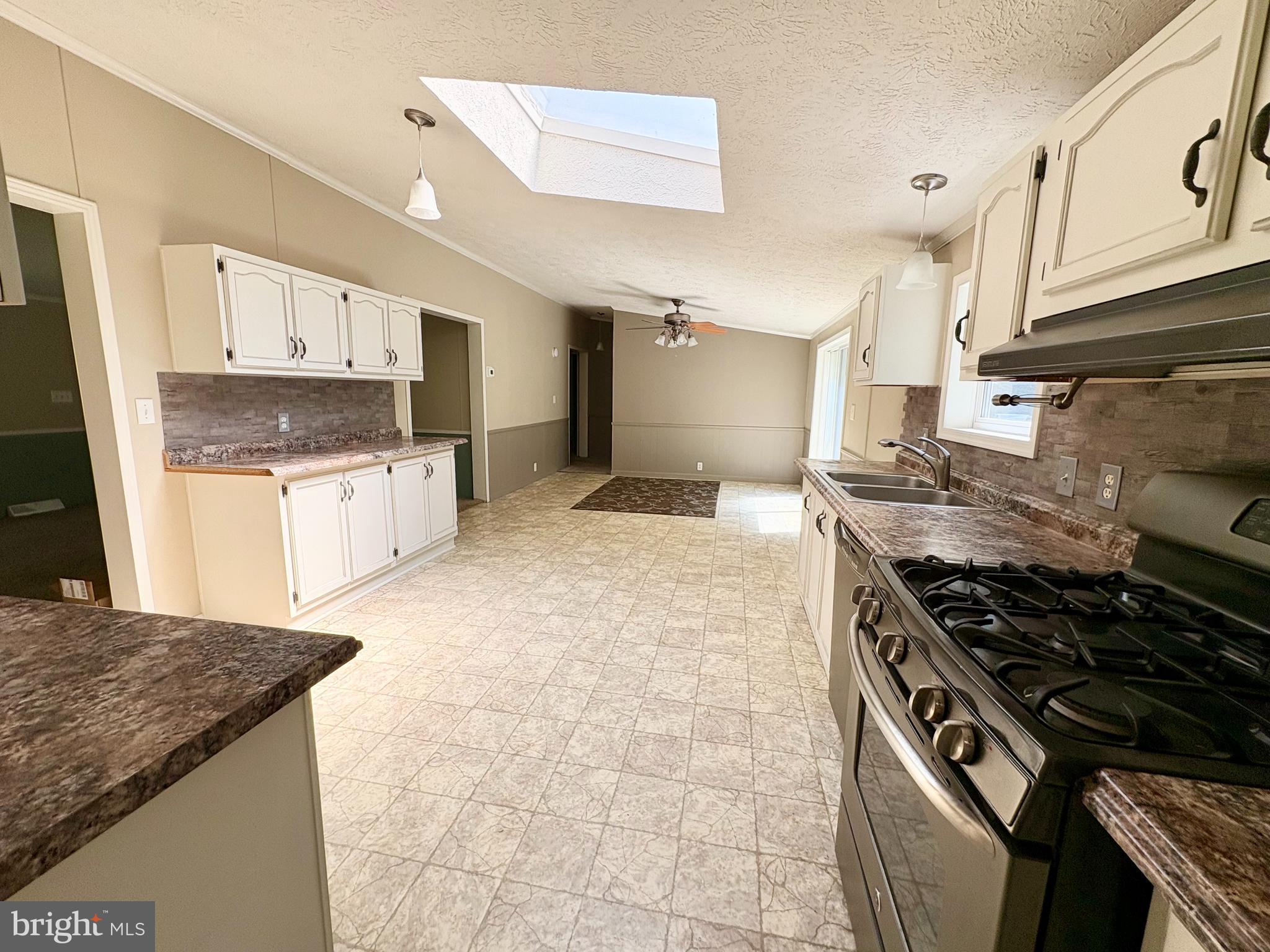 700 High Mountain Road Gardners, PA 17324 - Photo 6 of 28 Kitchen