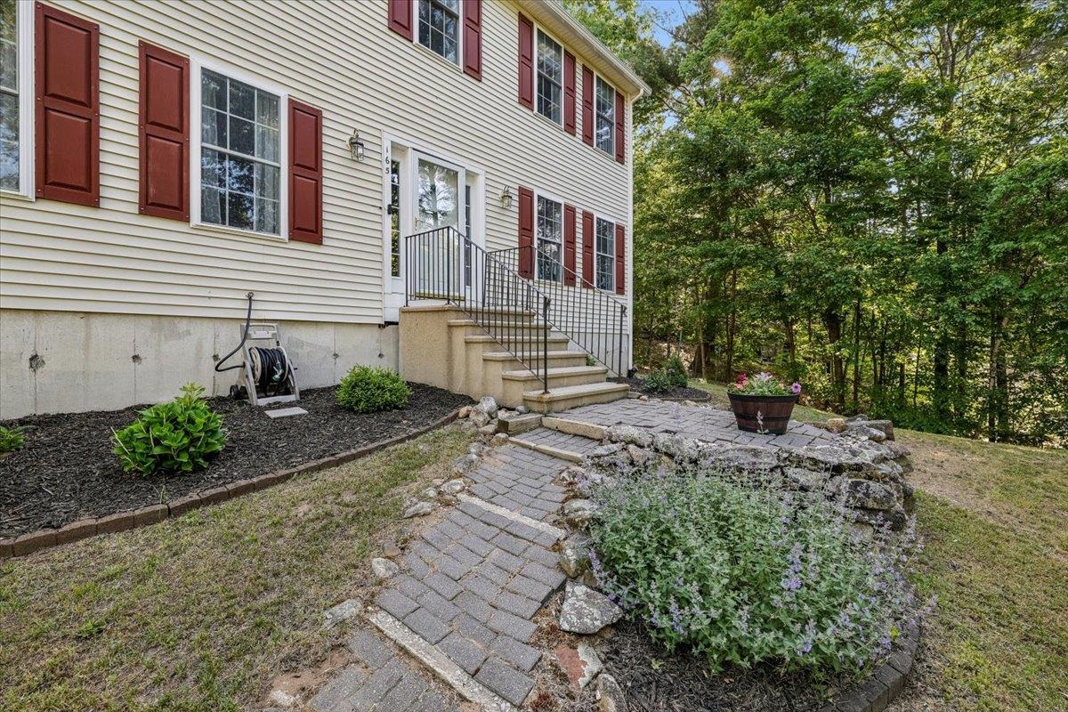 165 Governors Road Pittsfield, NH 03263 - Photo 8 of 60