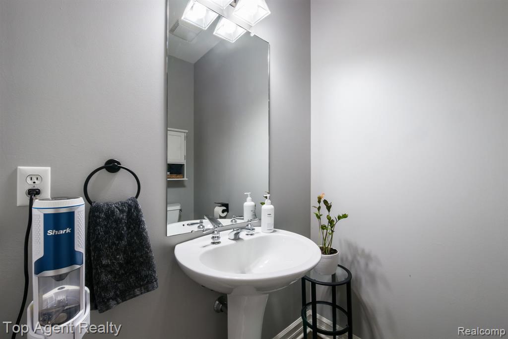 347 North Alice Avenue Rochester, MI 48307 - Photo 20 of 70 Gallery Image 20
