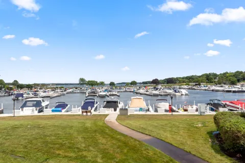 $465,000 | 271 Fontana Boulevard, Unit 930, Fontana, WI 53125