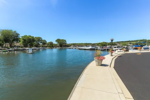 $465,000 | 271 Fontana Boulevard, Unit 930, Fontana, WI 53125