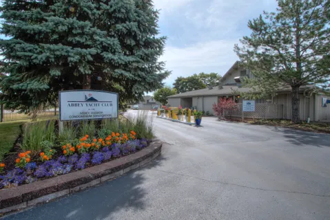 $465,000 | 271 Fontana Boulevard, Unit 930, Fontana, WI 53125