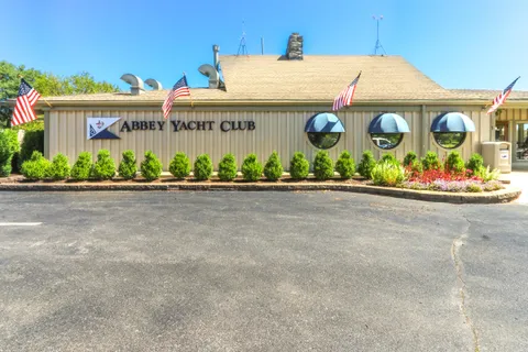 $465,000 | 271 Fontana Boulevard, Unit 930, Fontana, WI 53125