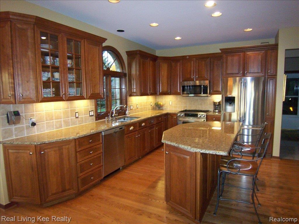 4067 Jacquelynn Court Rochester, MI 48306 - Photo 7 of 24 Kitchen