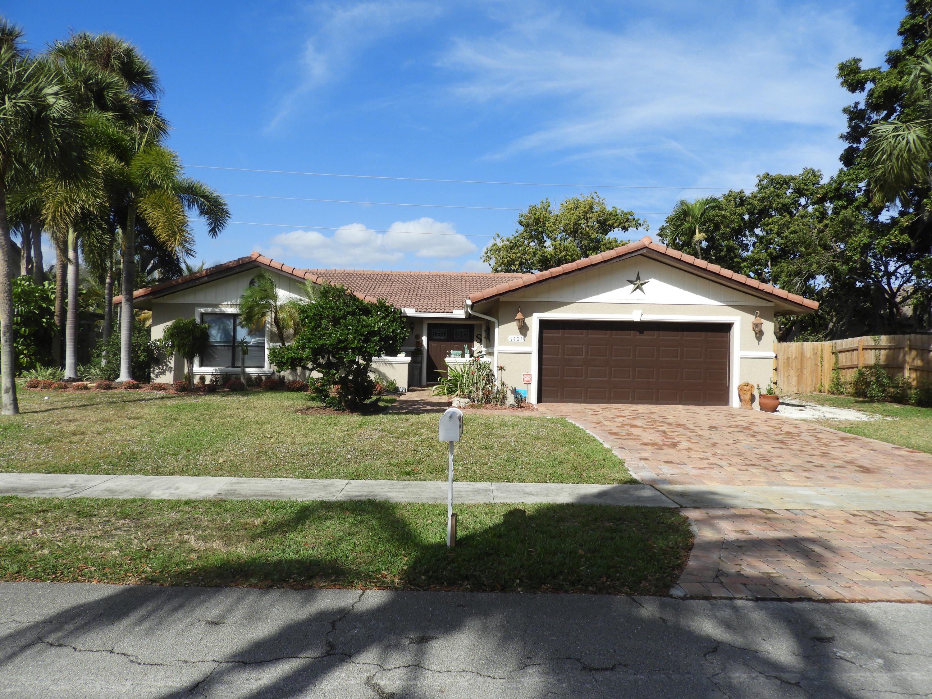 1401 West Royal Palm Road Boca Raton, FL 33486 - Photo 2 of 14 front view