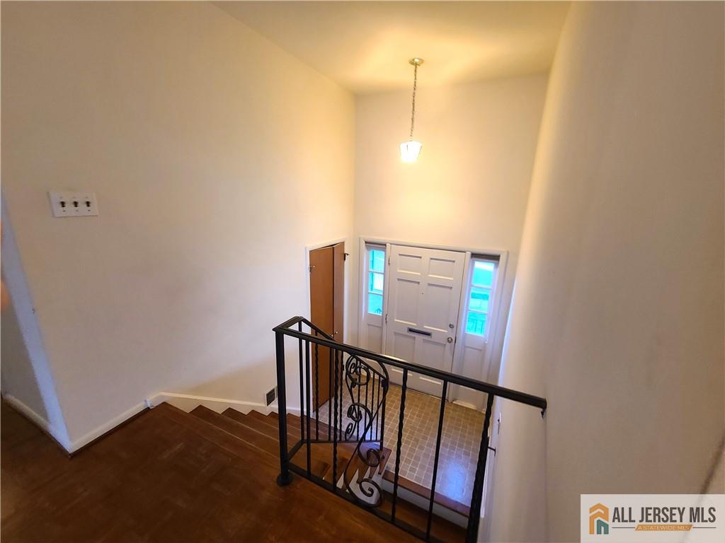 8 Windy Hill Road Metuchen, NJ 08840 - Photo 9 of 51
