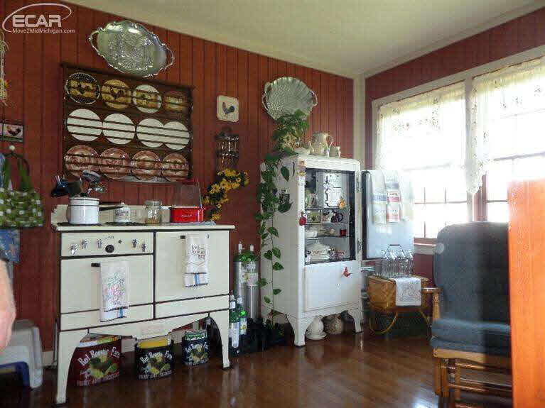 14365 North Center Road Clio, MI 48420 - Photo 19 of 34 20440307-18.JPG