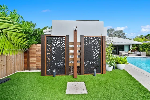 $5,500,000 | 1792 Cleveland Road, Miami Beach, FL 33141