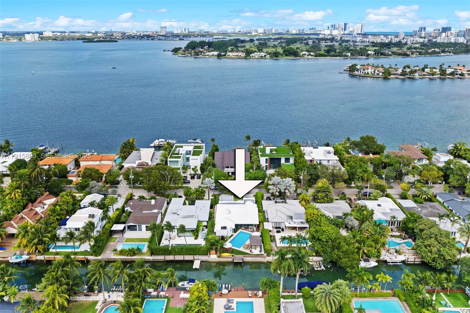 1792 Cleveland Road Miami Beach, FL 33141 - Photo 39 of 39 an aerial view of houses with yard