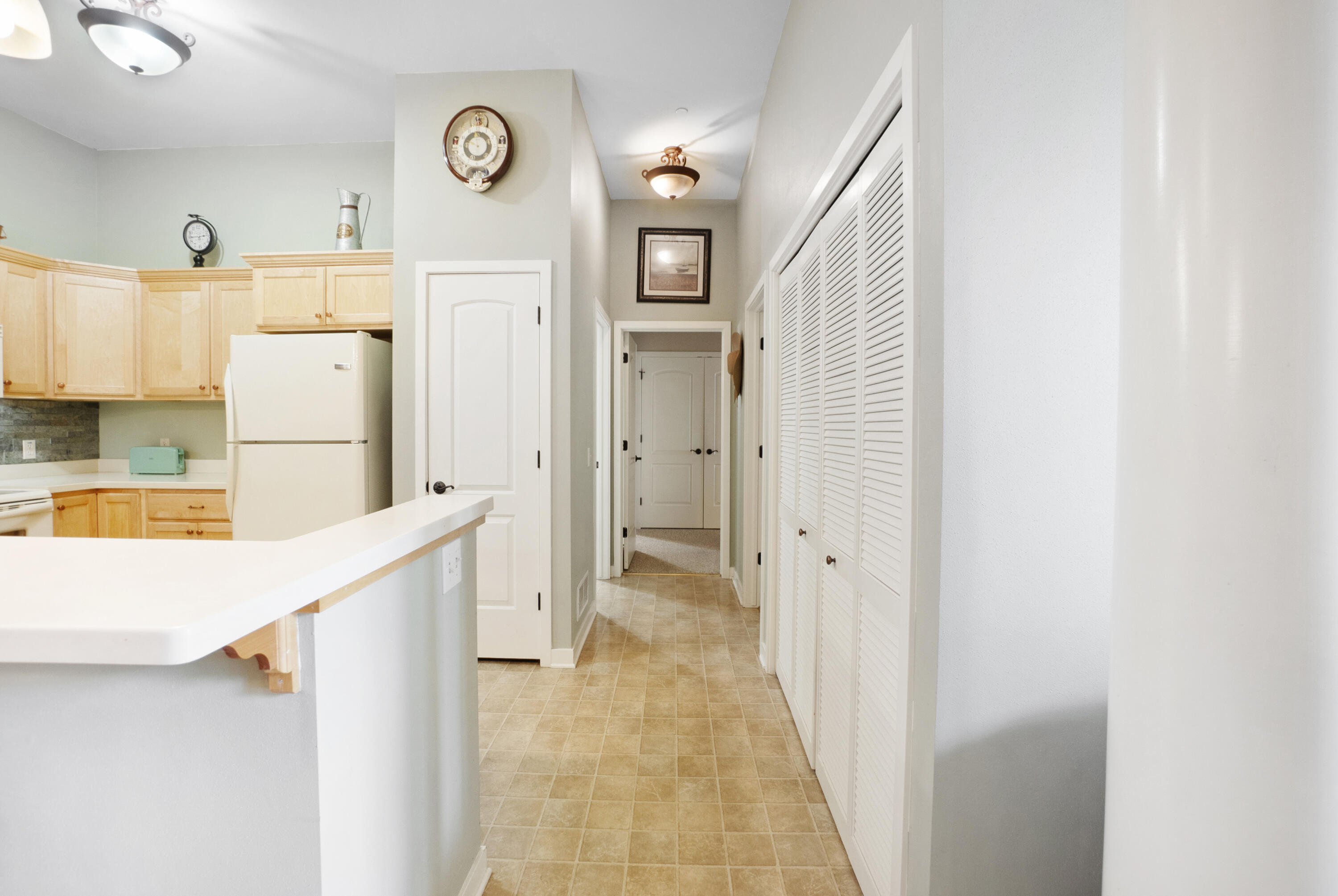 N51W34861 East Wisconsin Avenue, Unit 1120 Oconomowoc, WI 53069 - Photo 15 of 33 Hallway