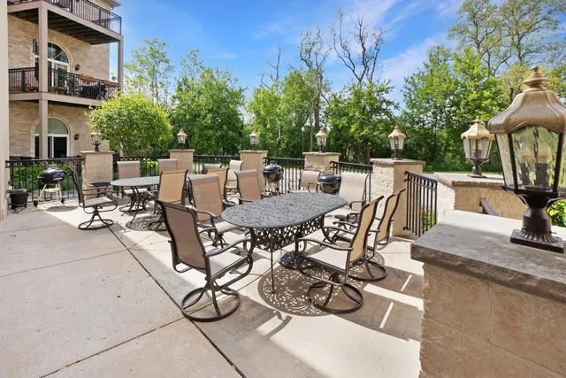 $361,900 | N51W34861 East Wisconsin Avenue, Unit 1120, Oconomowoc, WI 53069