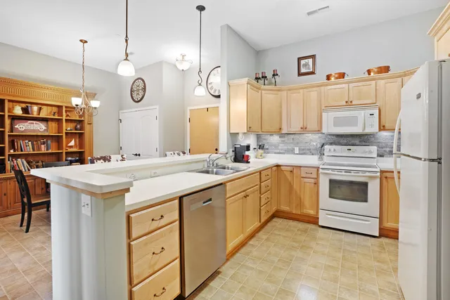 $361,900 | N51W34861 East Wisconsin Avenue, Unit 1120, Oconomowoc, WI 53069