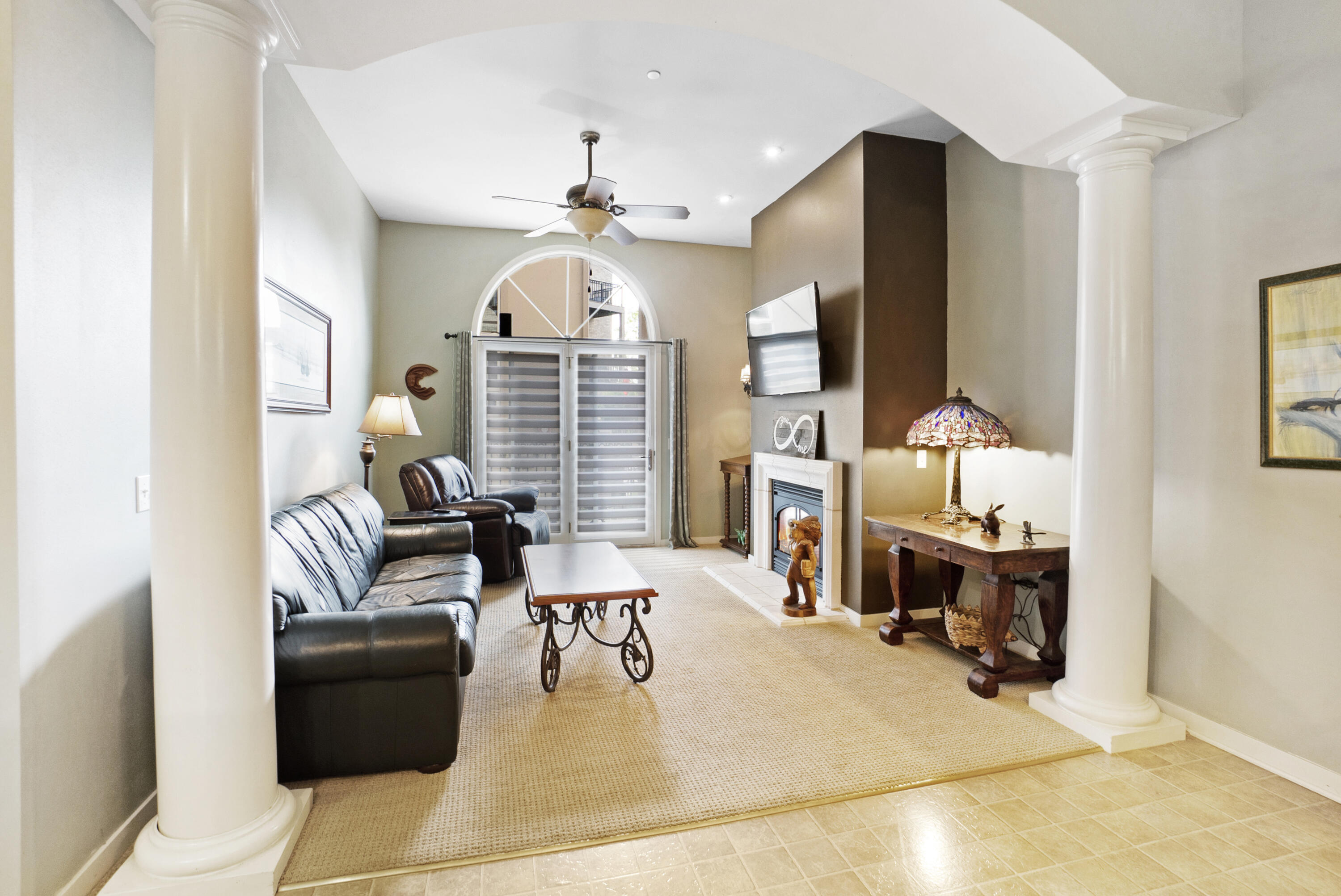 N51W34861 East Wisconsin Avenue, Unit 1120 Oconomowoc, WI 53069 - Photo 9 of 33 Great Room