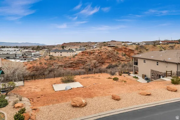 $275,000 | 433 North Creek Ridge Drive, Unit 206, Washington, UT 84780