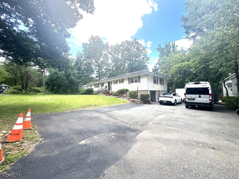 9 Carteret Road Livingston, NJ 07039 - Photo 1 of 10 Gallery Image 1