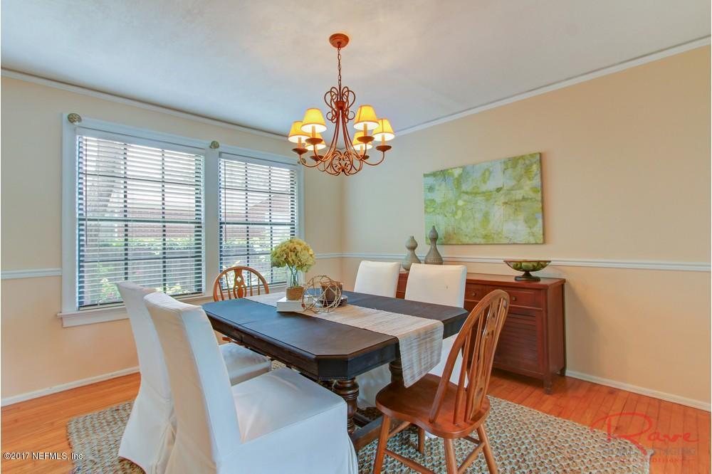 1705 Berwick Road Jacksonville, FL 32207 - Photo 19 of 35 dining room
