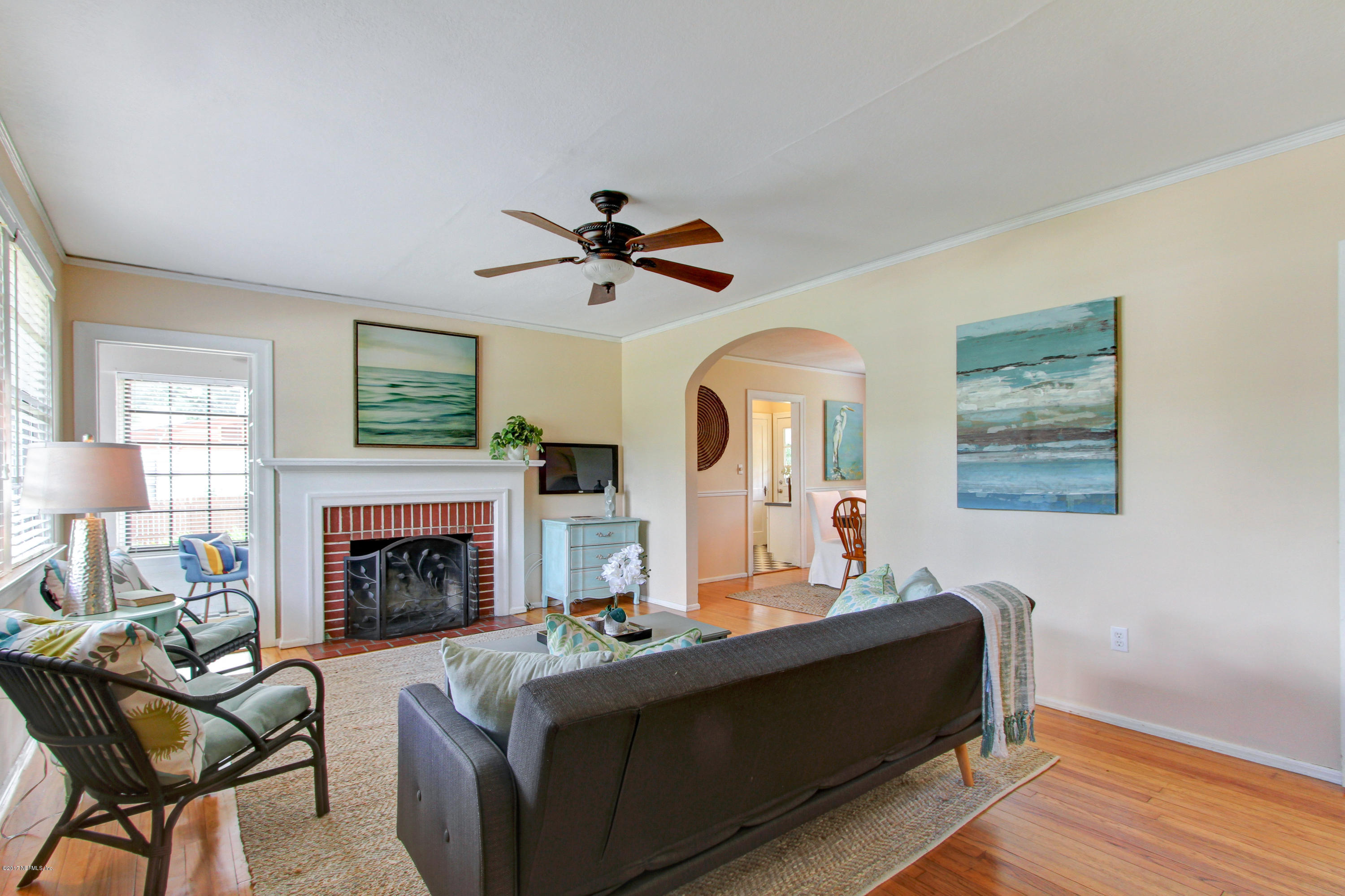 1705 Berwick Road Jacksonville, FL 32207 - Photo 3 of 35 Bright living area with fireplace