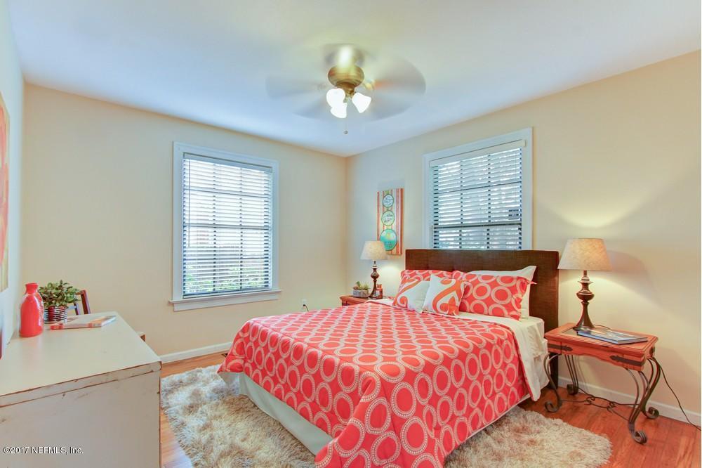 1705 Berwick Road Jacksonville, FL 32207 - Photo 23 of 35 roomy guest bedroom