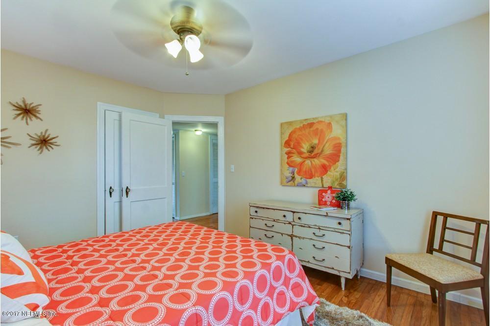 1705 Berwick Road Jacksonville, FL 32207 - Photo 24 of 35 light and bright