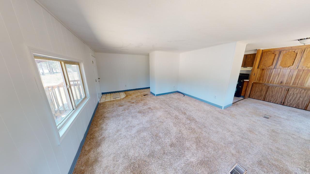 17001 Cagle Road La Pine, OR 97739 - Photo 24 of 39 17001-Cagle-Rd-07232023_153450