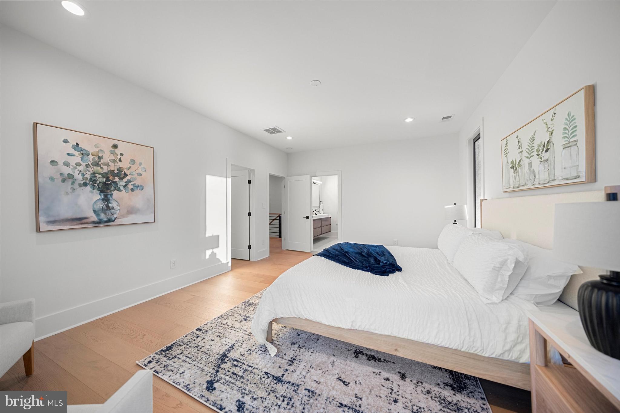 2100 South Nelson Street Arlington, VA 22204 - Photo 15 of 33 a bedroom with a bed and a couch